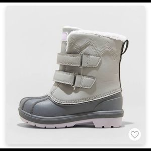 Size 7 Toddler Cat and Jack Waterproof cold weather boots with faux fur.